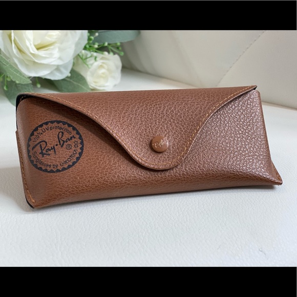 Like new Ray-Ban aviator sunglasses in black! - Picture 5 of 7